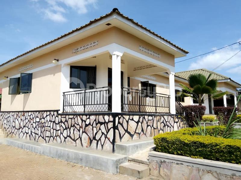 1 bedroom mini flat  Bungalow Apartment for rent namugongo road Wakiso Central - 5