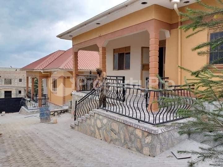 2 bedroom Apartment Block Apartment for rent namugongo road Wakiso Central - 1