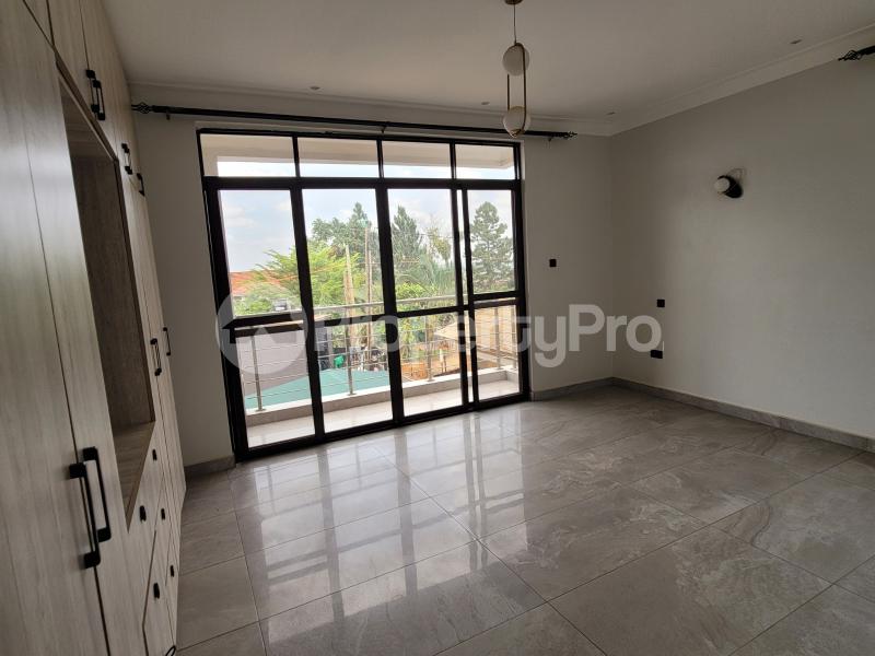 3 bedroom Apartment Block Apartment for rent kyanja road Wakiso Central - 10