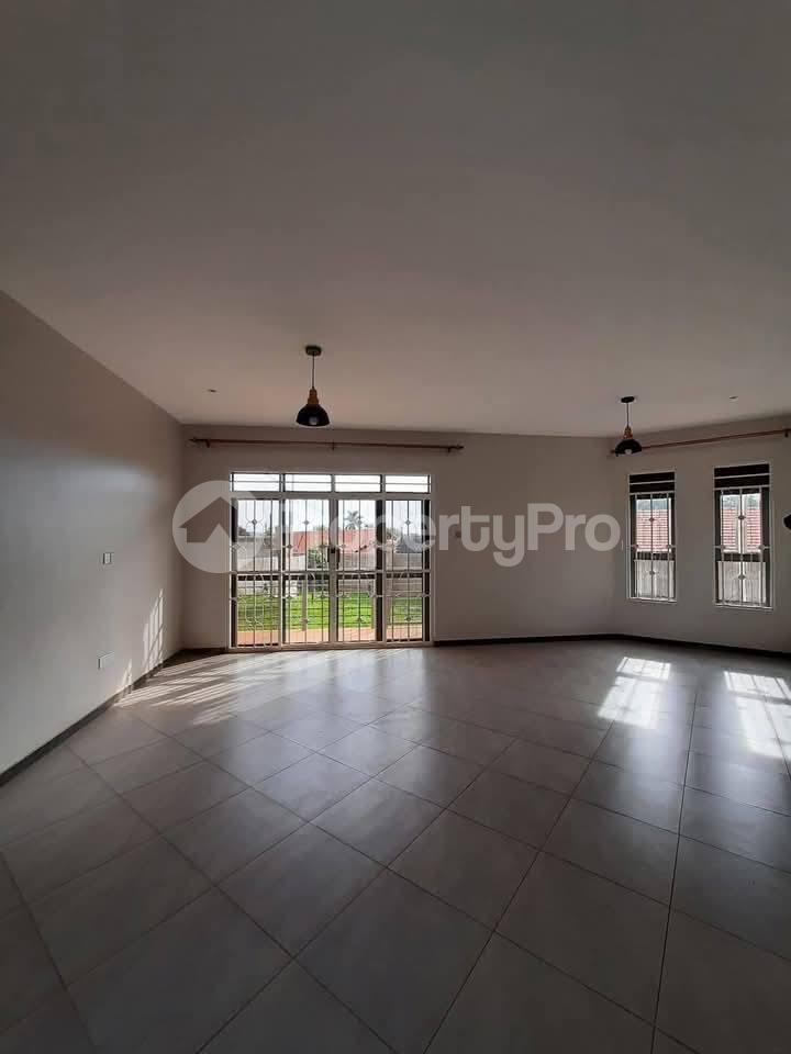 2 bedroom Bungalow Apartment for rent bweyogerere road  Wakiso Central - 2