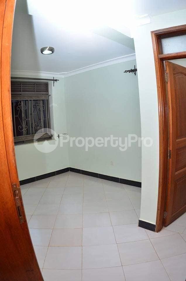 3 bedroom Apartment Block Apartment for rent kulambilo road Kampala Central - 7