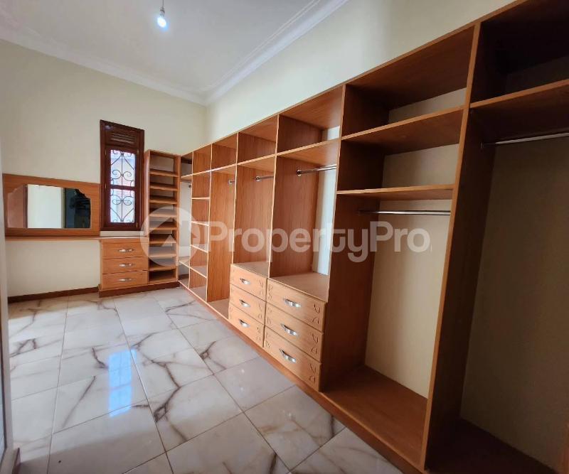 5 bedroom Apartment Block Apartment for rent kyanja road Kampala Central - 5