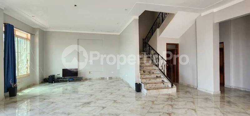 6 bedroom Villa for sale Kitende Entebbe road  Kampala Central Kampala Central - 6