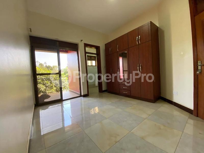 3 bedroom Apartment Block Apartment for rent kyanja road Wakiso Central - 10