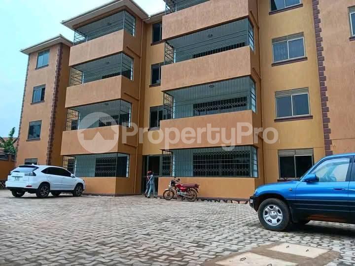 3 bedroom Apartment Block Apartment for rent namugongo road Wakiso Central - 10
