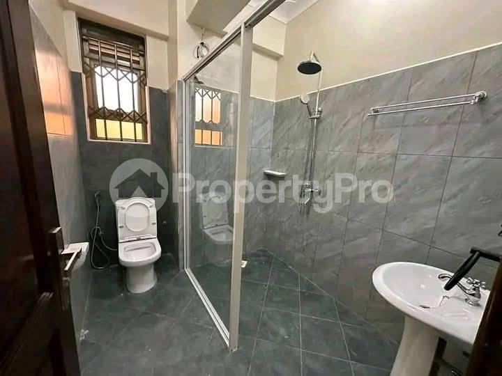 3 bedroom Apartment Block Apartment for rent namugongo road Wakiso Central - 6