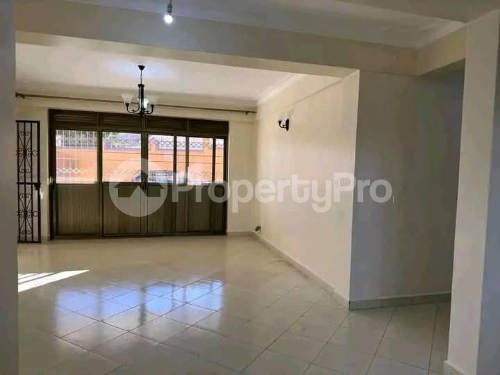3 bedroom Apartment Block Apartment for rent namugongo road Wakiso Central - 12