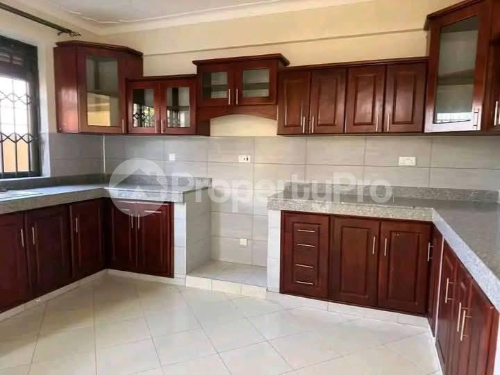 3 bedroom Apartment Block Apartment for rent namugongo road Wakiso Central - 0