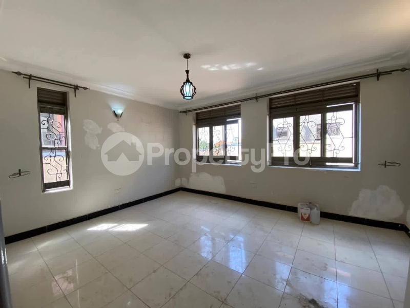 3 bedroom Apartment Block Apartment for rent kisaasi road Wakiso Central - 3