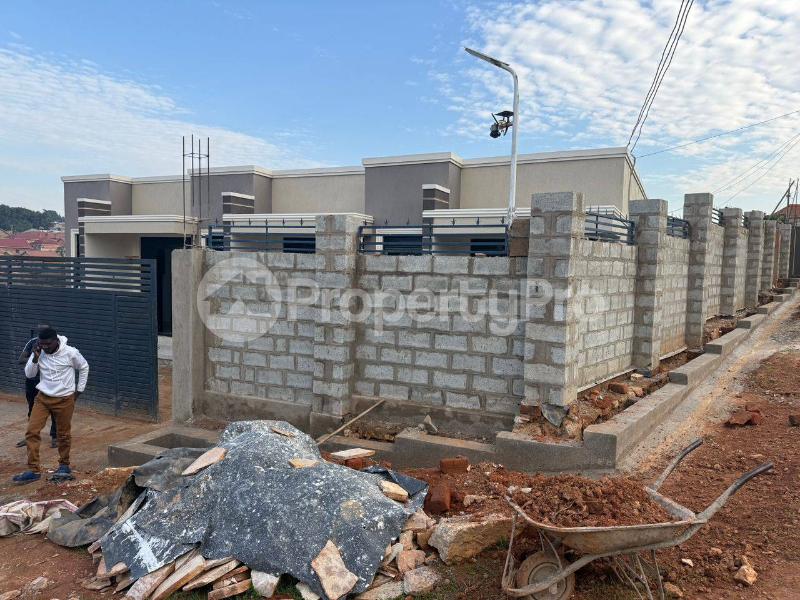 1 bedroom mini flat  Bungalow Apartment for rent kasangati road Wakiso Central - 6