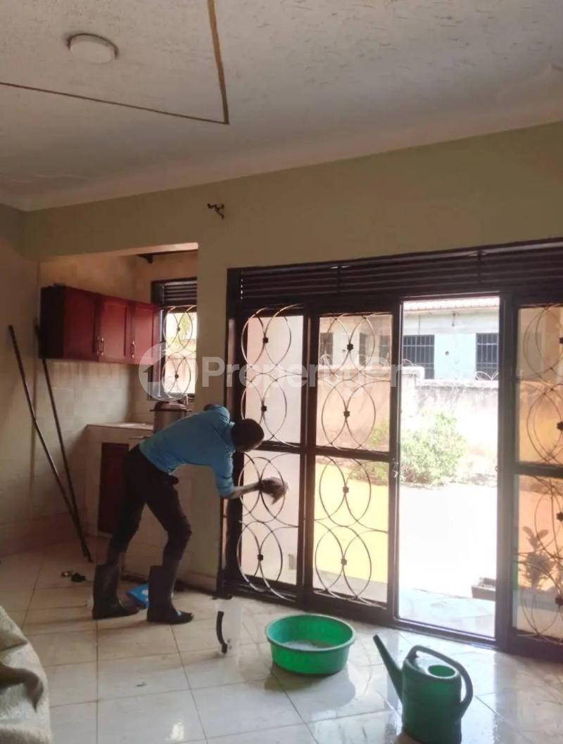 1 bedroom mini flat  Bungalow Apartment for rent namugongo road Wakiso Central - 7
