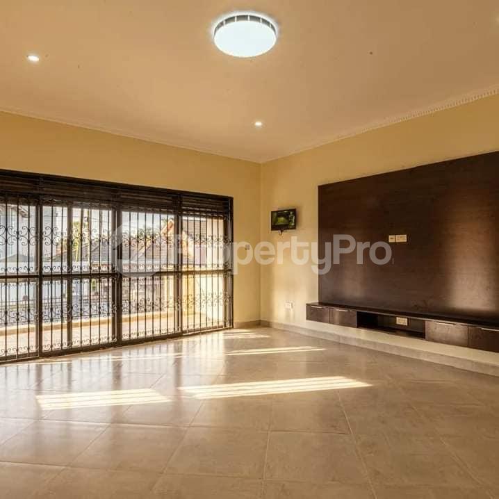 2 bedroom Apartment Block Apartment for rent kyanja road Kampala Central - 5