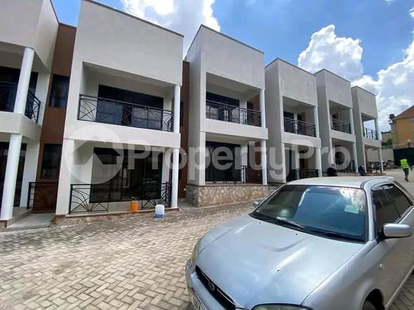 3 bedroom Apartment Block Apartment for rent kulambilo road Kampala Central - 3