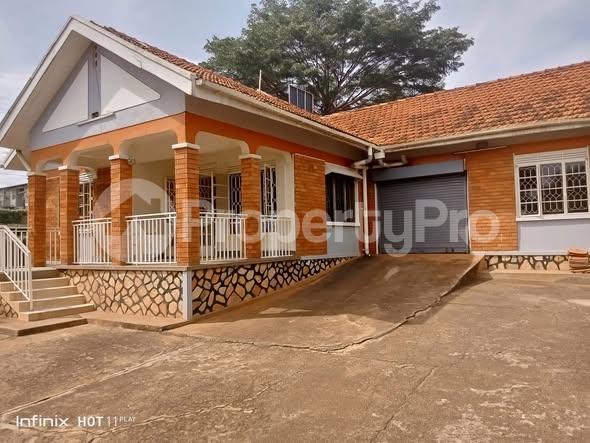 3 bedroom Apartment Block Apartment for rent bukoto road Bukoto Kampala Central - 3