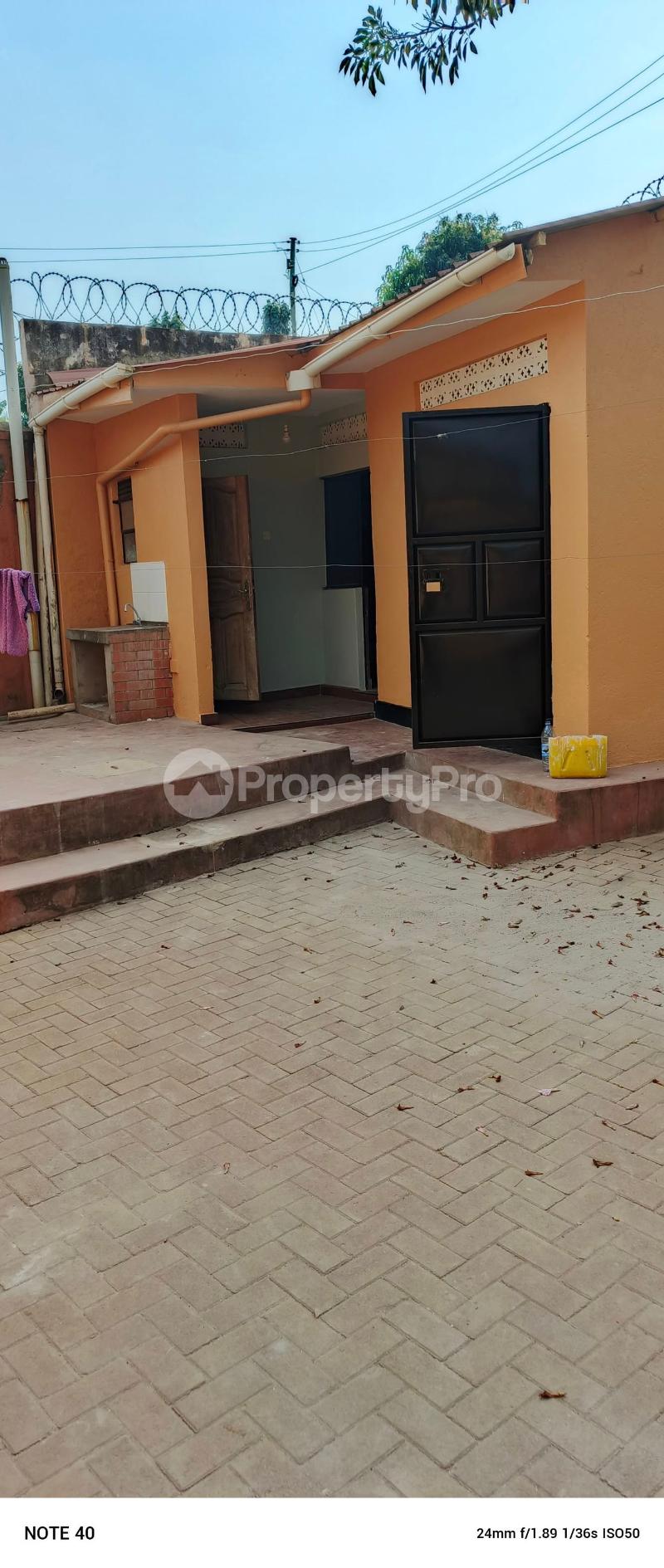 3 bedroom Bungalow Apartment for rent kyanja road Kampala Central - 7