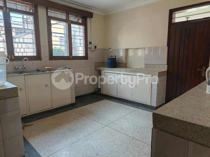 5 bedroom Apartment Block Apartment for rent bugoloobi road Kampala Central - 3