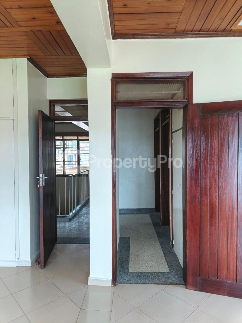 5 bedroom Apartment Block Apartment for rent bugoloobi road Kampala Central - 12