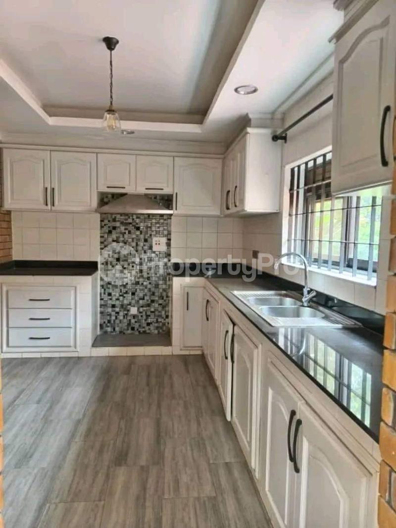 5 bedroom Apartment Block Apartment for rent naguru road Kampala Central - 23