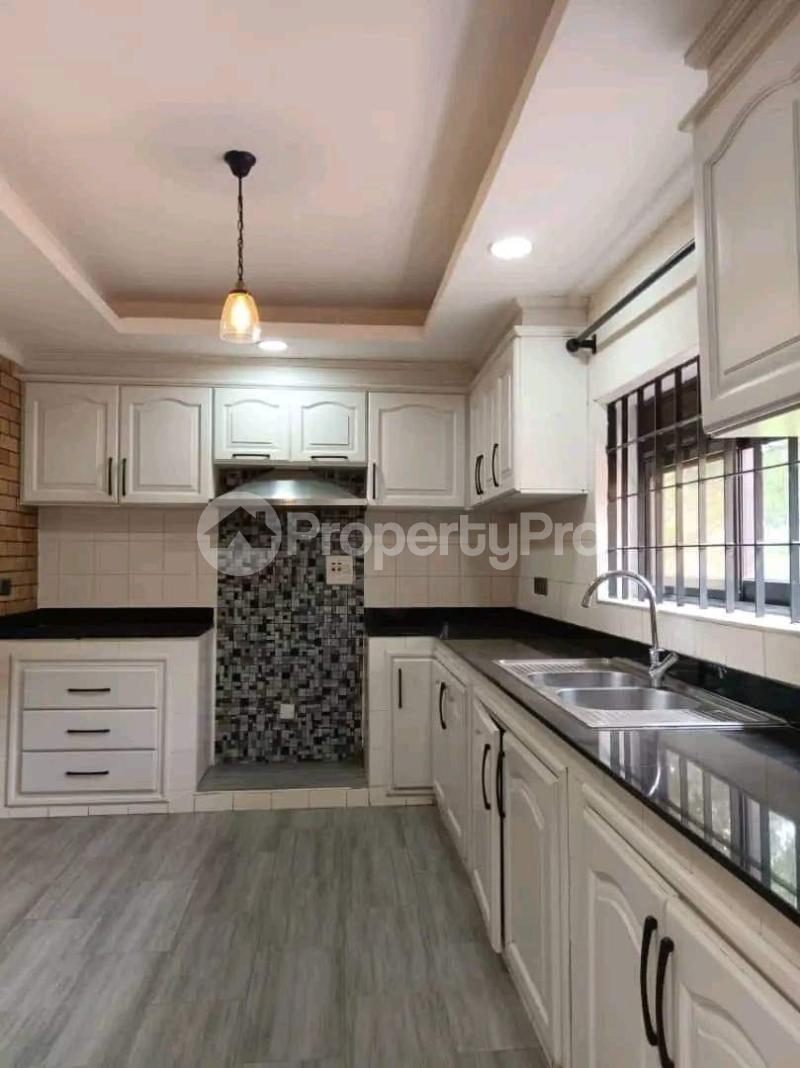 5 bedroom Apartment Block Apartment for rent naguru road Kampala Central - 5