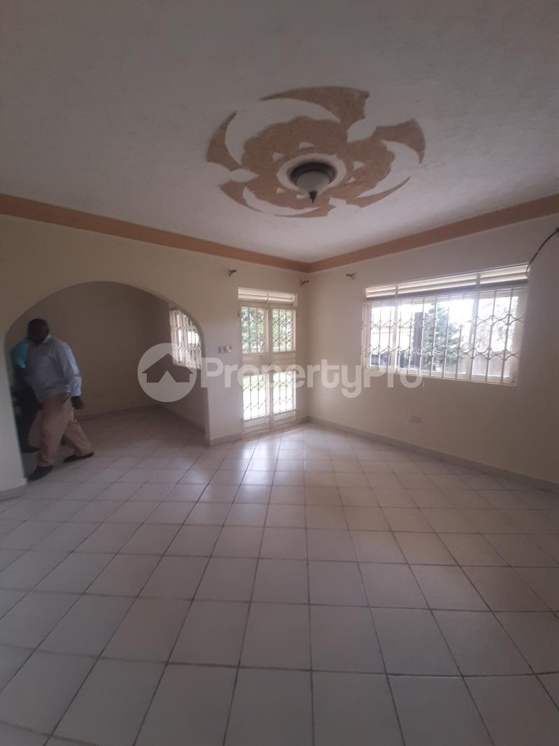 4 bedroom Bungalow Apartment for rent bweyogerere road  Wakiso Central - 10