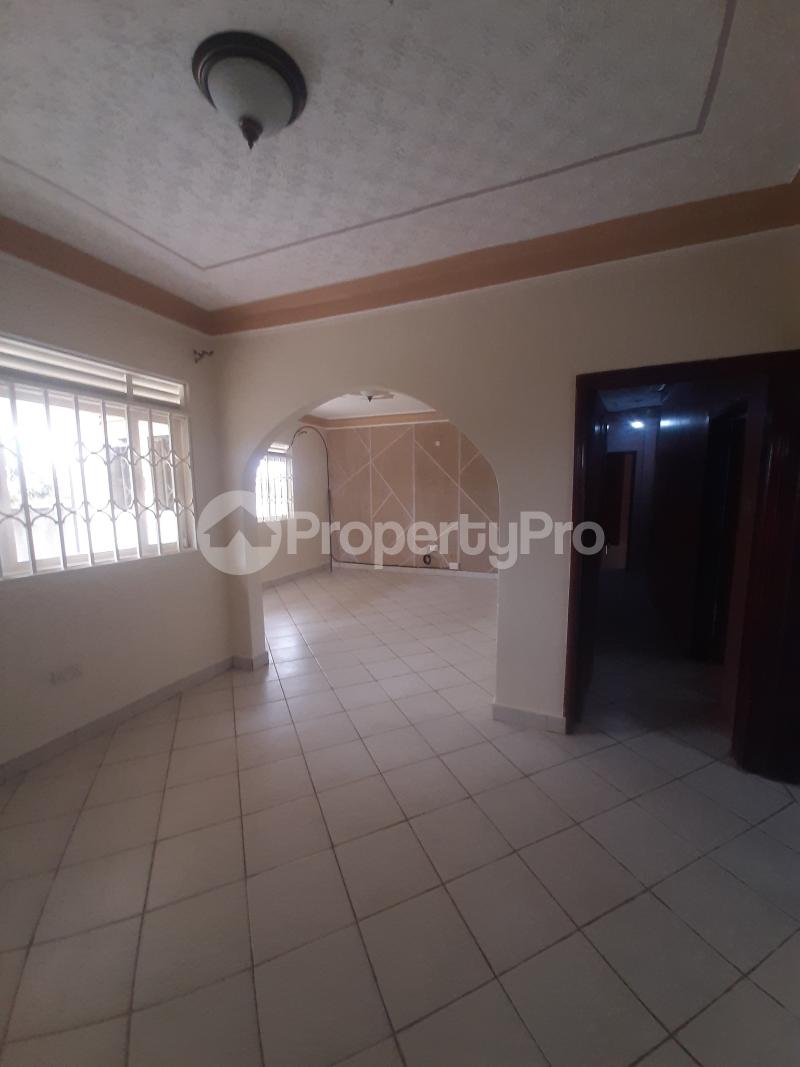 4 bedroom Bungalow Apartment for rent bweyogerere road  Wakiso Central - 2