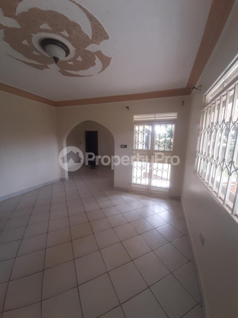 4 bedroom Bungalow Apartment for rent bweyogerere road  Wakiso Central - 28
