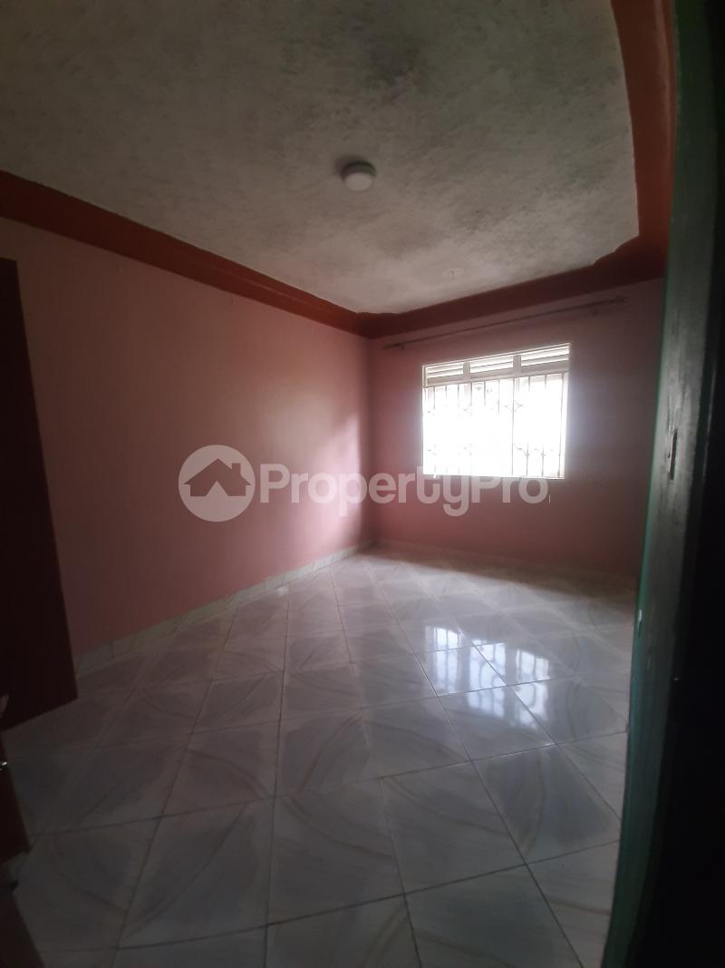 4 bedroom Bungalow Apartment for rent bweyogerere road  Wakiso Central - 5