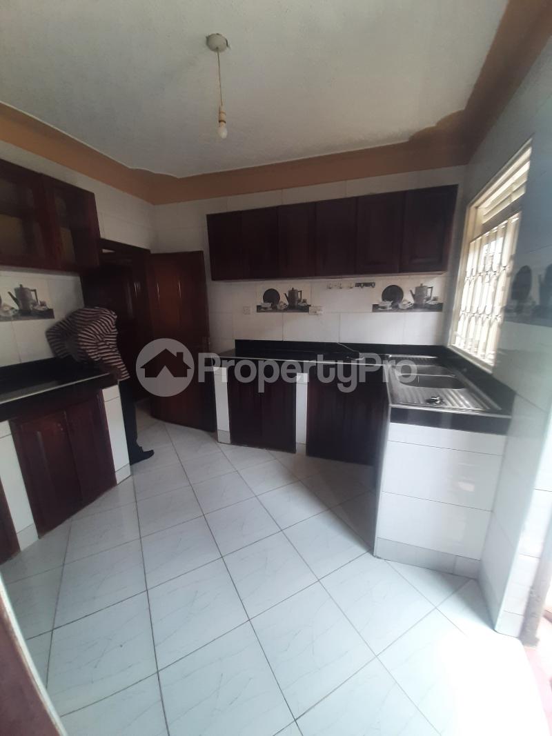 4 bedroom Bungalow Apartment for rent bweyogerere road  Wakiso Central - 34