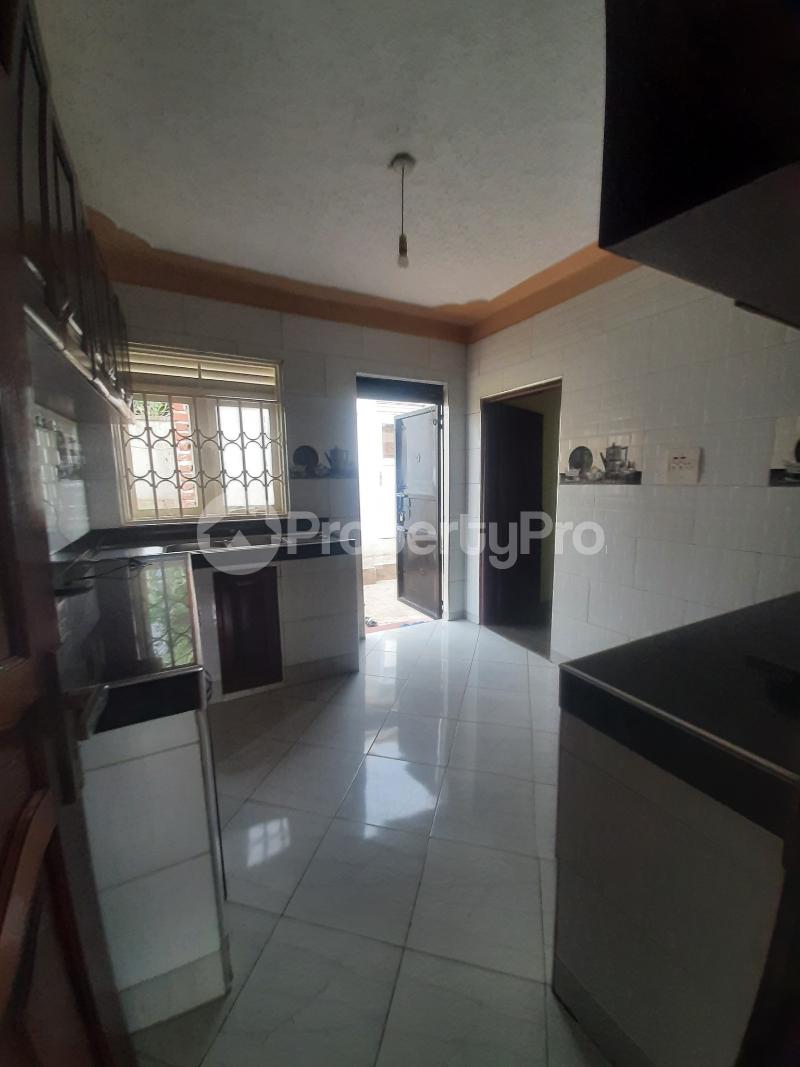 4 bedroom Bungalow Apartment for rent bweyogerere road  Wakiso Central - 29