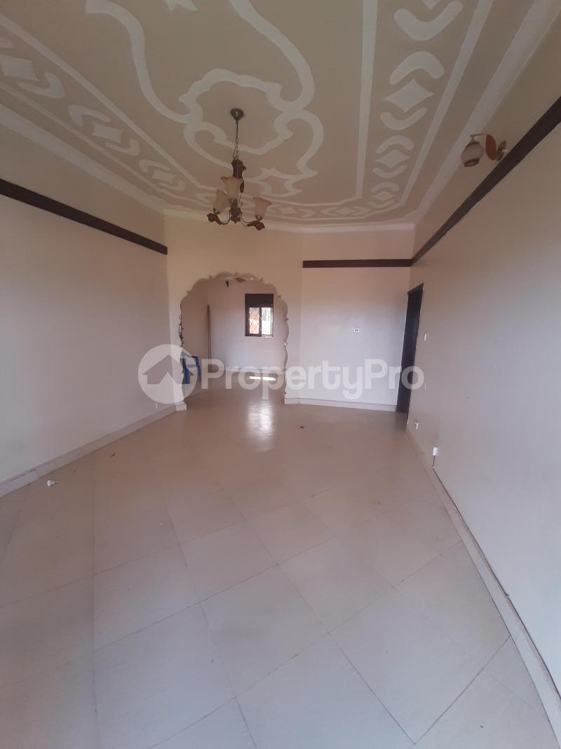 3 bedroom Apartment Block Apartment for rent kyaliwajjala road Wakiso Central - 3