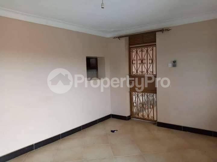 3 bedroom Apartment Block Apartment for rent namugongo road Wakiso Central - 11