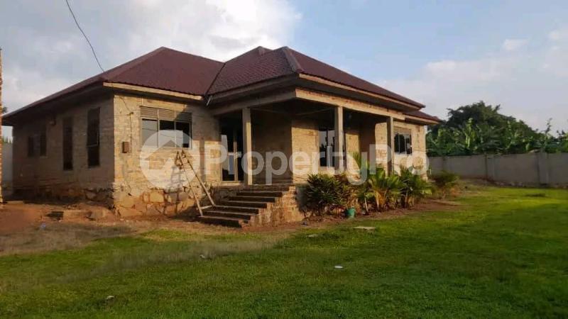 4 bedroom Villa for sale Kiwenda town Nabweru Wakiso Central - 2