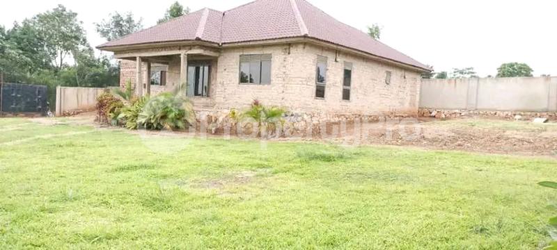 4 bedroom Villa for sale Kiwenda town Nabweru Wakiso Central - 1