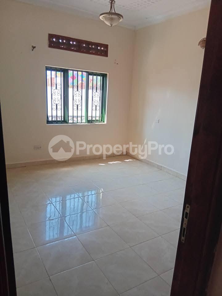 3 bedroom Apartment Block Apartment for rent bweyogerere road  Wakiso Central - 2