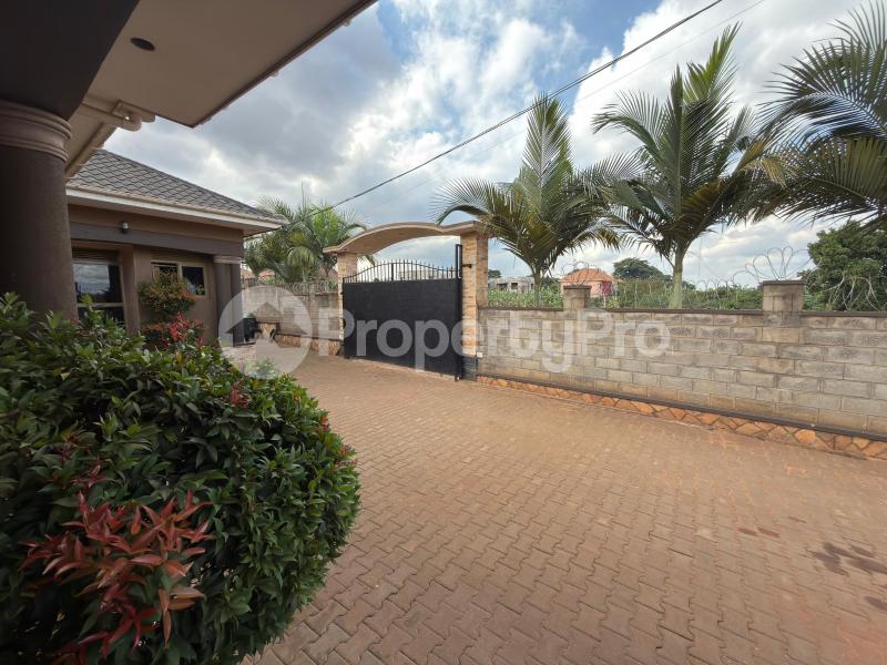 1 bedroom mini flat  Bungalow Apartment for rent buwaate road Wakiso Central - 0