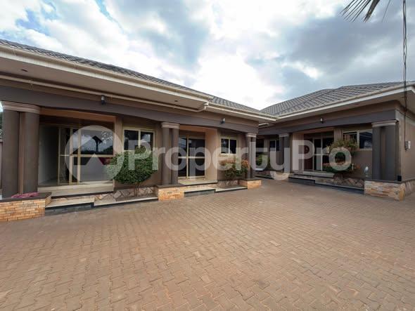 1 bedroom mini flat  Bungalow Apartment for rent buwaate road Wakiso Central - 4