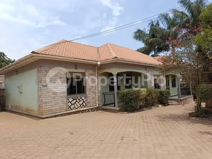 2 bedroom Bungalow Apartment for rent kira road Kira Wakiso Central - 1