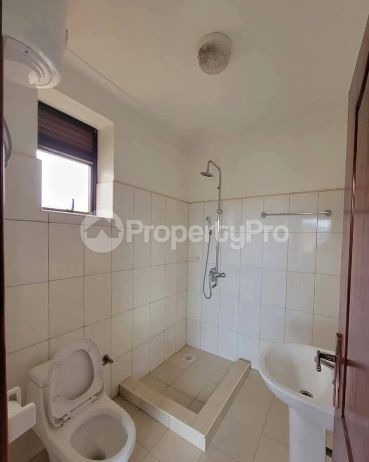 2 bedroom Apartment Block Apartment for rent kisaasi road Wakiso Central - 5