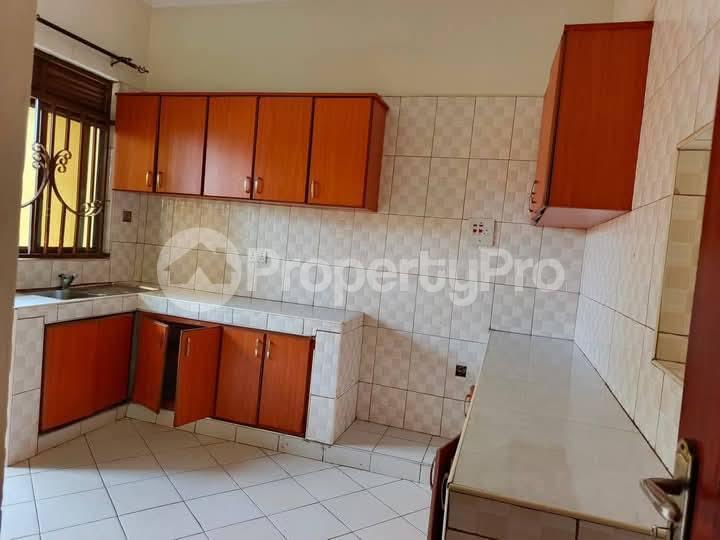 2 bedroom Apartment Block Apartment for rent namugongo road Wakiso Central - 4