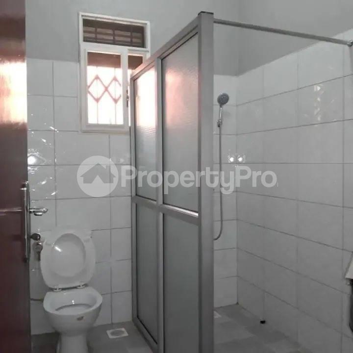 2 bedroom Apartment Block Apartment for rent namugongo road Wakiso Central - 7