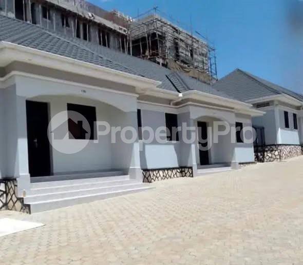 2 bedroom Apartment Block Apartment for rent namugongo road Wakiso Central - 4