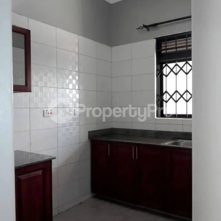 2 bedroom Apartment Block Apartment for rent namugongo road Wakiso Central - 8