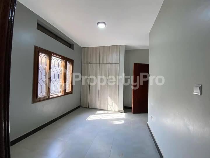 2 bedroom Bungalow Apartment for rent naalya road Kira Kampala Central - 6
