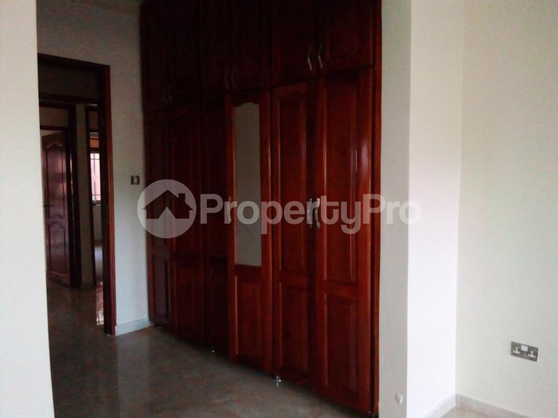 3 bedroom Apartment Block Apartment for rent namugongo road Wakiso Central - 3