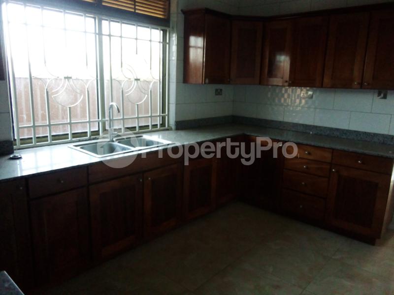 3 bedroom Apartment Block Apartment for rent namugongo road Wakiso Central - 11