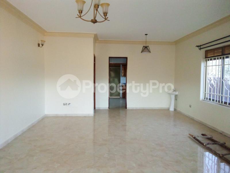 3 bedroom Apartment Block Apartment for rent namugongo road Wakiso Central - 6