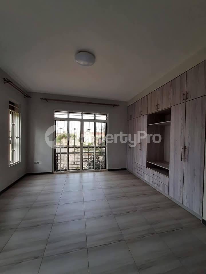3 bedroom Apartment Block Apartment for rent bweyogerere road  Wakiso Central - 3