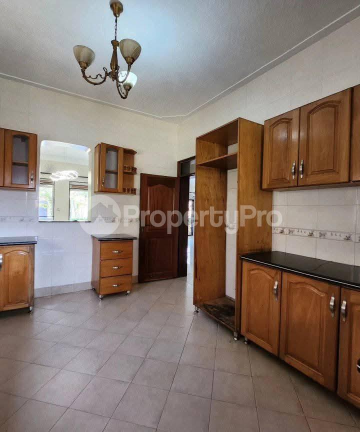 4 bedroom Apartment Block Apartment for rent najjera road Wakiso Central - 4