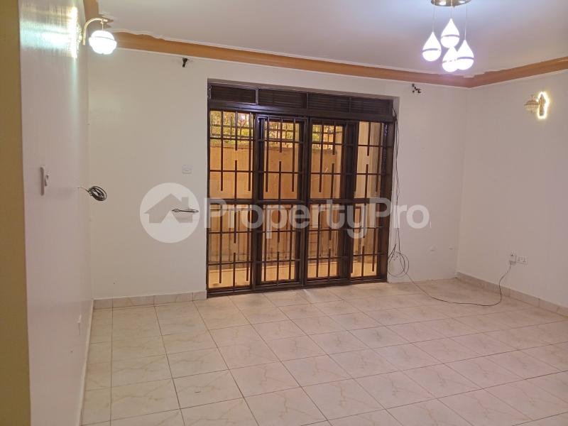 5 bedroom Apartment Block Apartment for rent Kyaliwajjala road Wakiso Central - 1