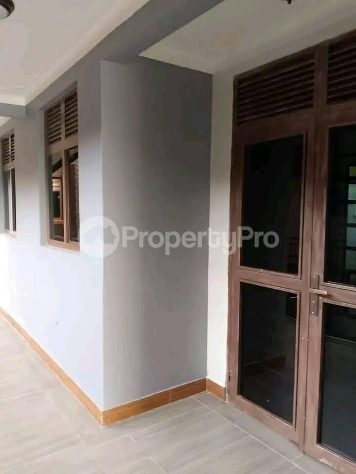 1 bedroom mini flat  Apartment Block Apartment for rent Mutungo road Kampala Central - 4